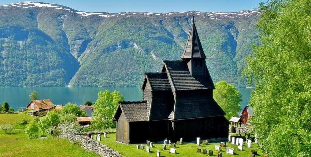 Urnes2Bstavkyrkje2Bcopyright2Bjutta2Bschatton 2Bbruksrett2Btil2Bfylkeskommunen2B Cropped 1017X513